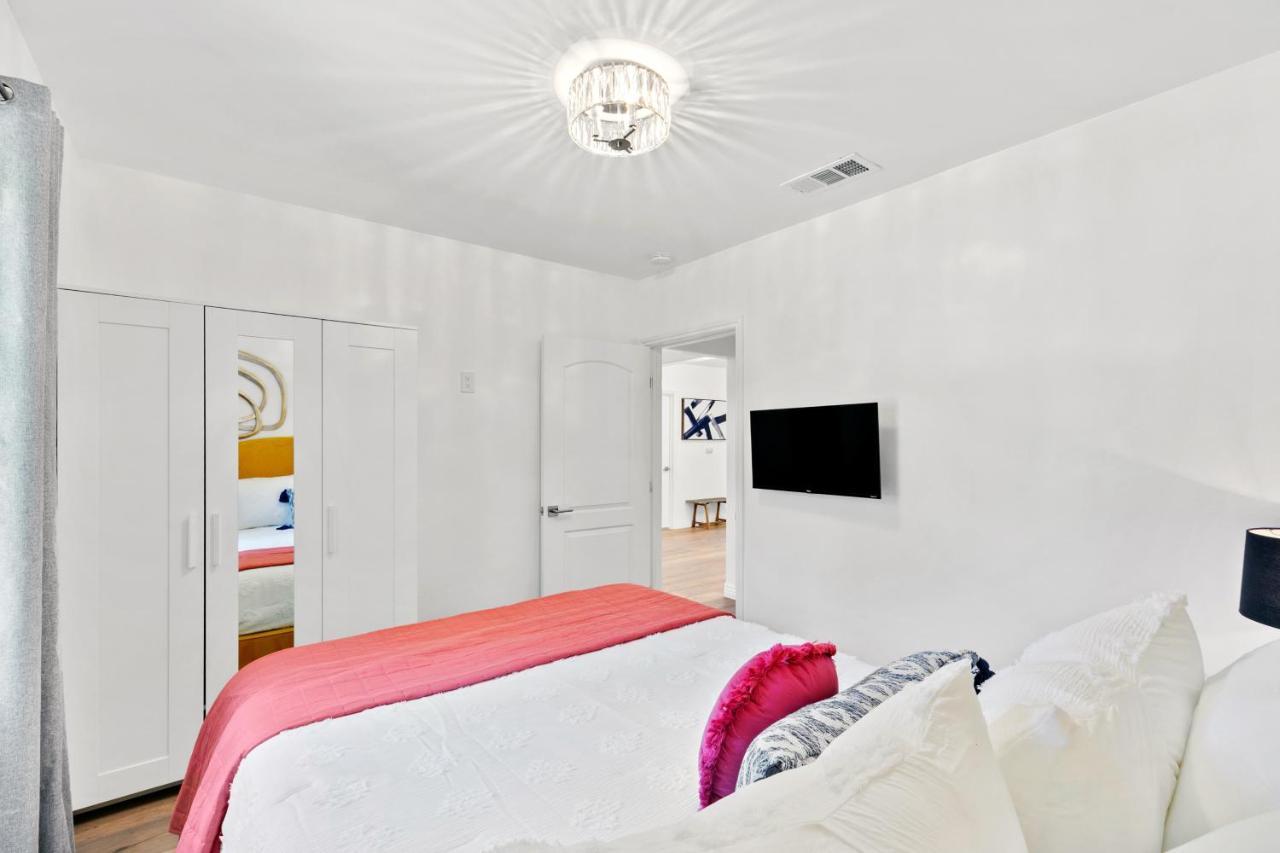 Studio City Contemporary Villa With Pool Sleeps 10 Лос-Анджелес Екстер'єр фото