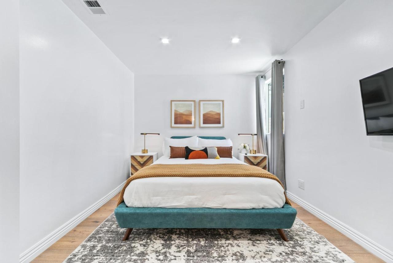 Studio City Contemporary Villa With Pool Sleeps 10 Лос-Анджелес Екстер'єр фото