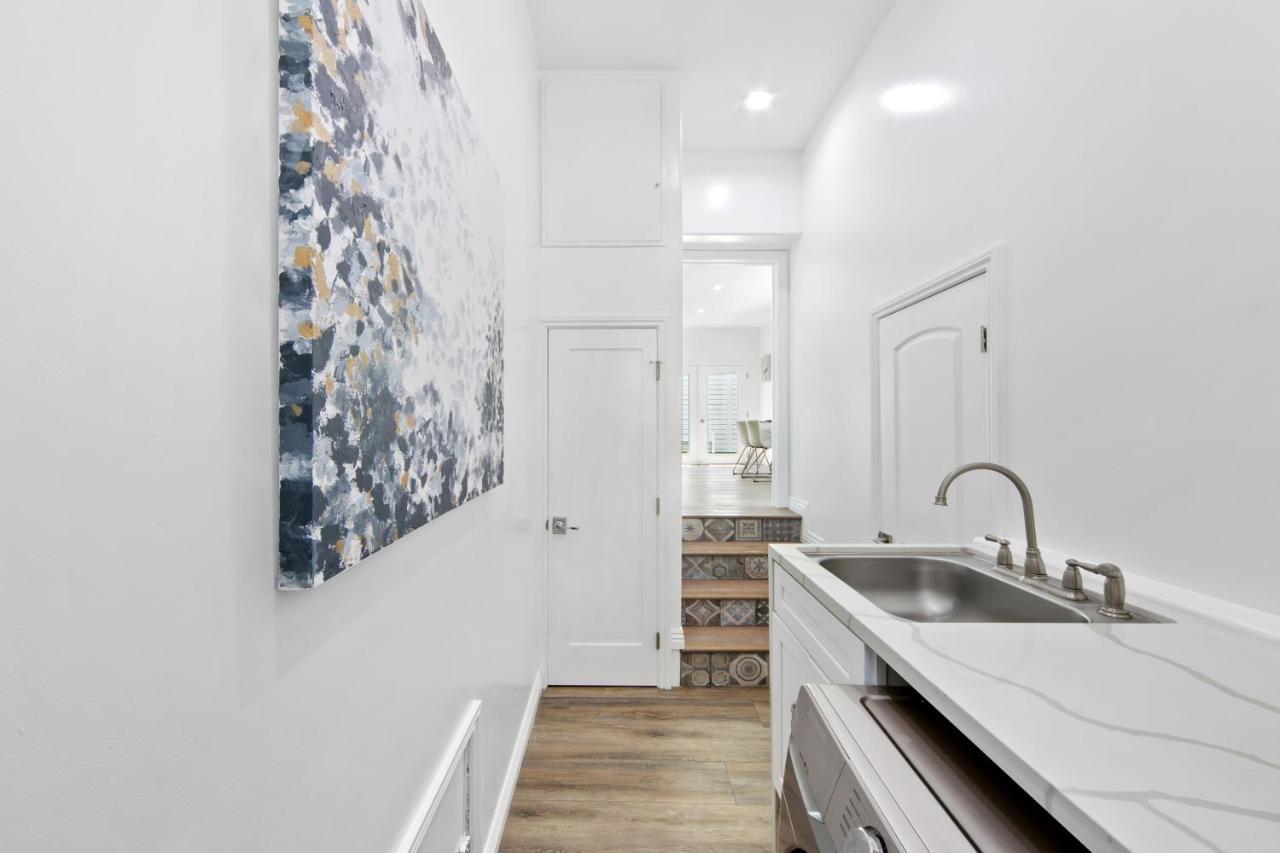Studio City Contemporary Villa With Pool Sleeps 10 Лос-Анджелес Екстер'єр фото
