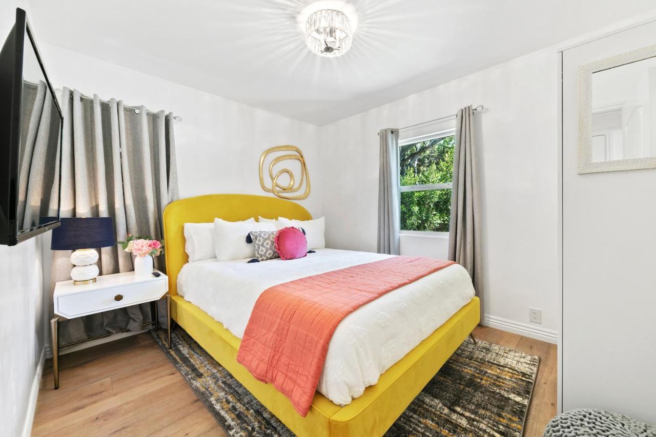 Studio City Contemporary Villa With Pool Sleeps 10 Лос-Анджелес Екстер'єр фото