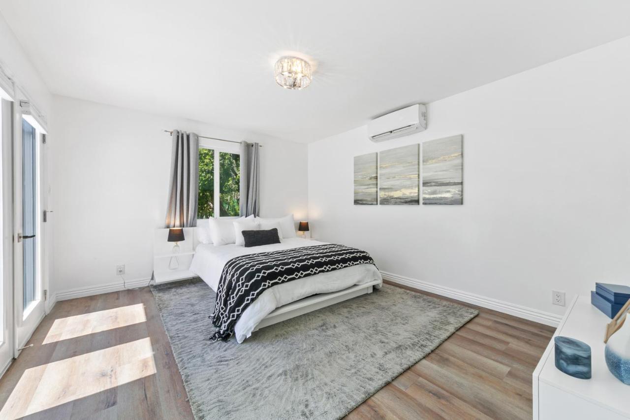 Studio City Contemporary Villa With Pool Sleeps 10 Лос-Анджелес Екстер'єр фото