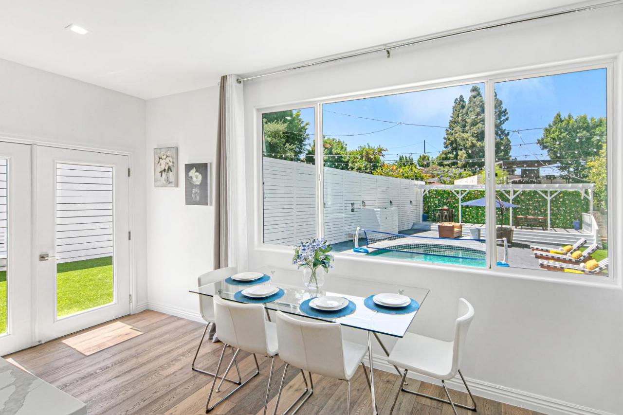 Studio City Contemporary Villa With Pool Sleeps 10 Лос-Анджелес Екстер'єр фото